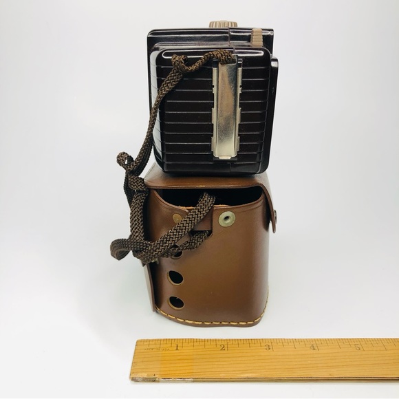 VINTAGE 1950s KODAK BROWNIE HOLIDAY FLASH CAMERA Original Strap DAKON LENS USA - Picture 5 of 10